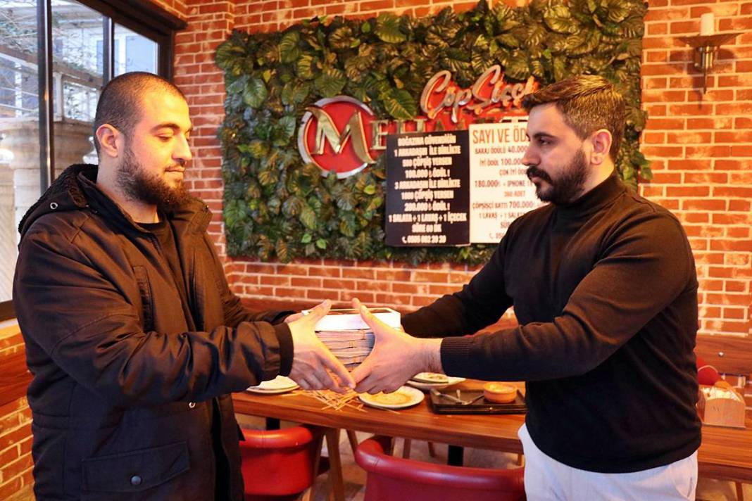 Yemek yapmakla uğraşmamak için yemek yarışmasına katılıp birinci oldu! Hem karnını doyurdu, hem 300 bin TL kazandı 11